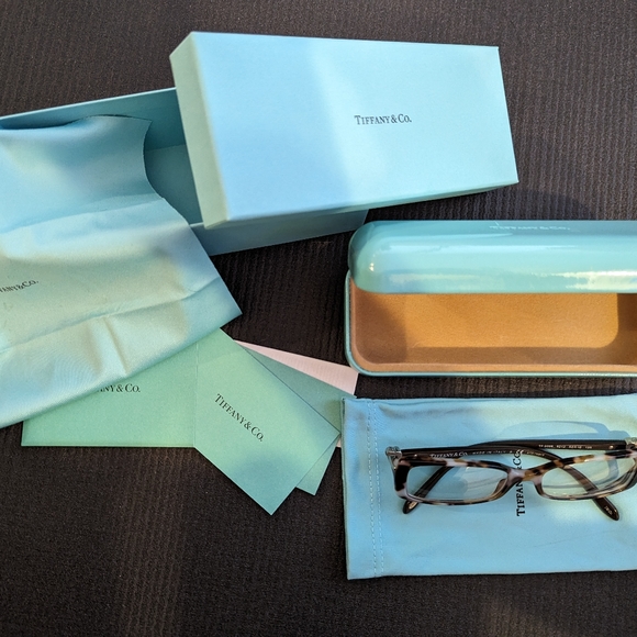Tiffany glasses frame with a complete assortment. - Picture 3 of 6